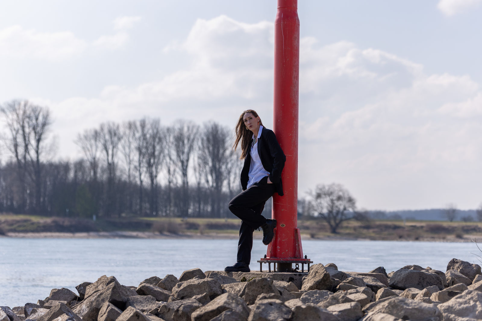 Ausflug zum Rheinufer – Winterende
